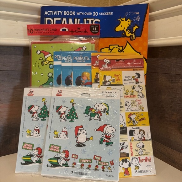 NIP  Christmas  Snoopy  Reward Peanuts Movie 7 Packs Hallmark plus bonuses - Picture 7 of 7